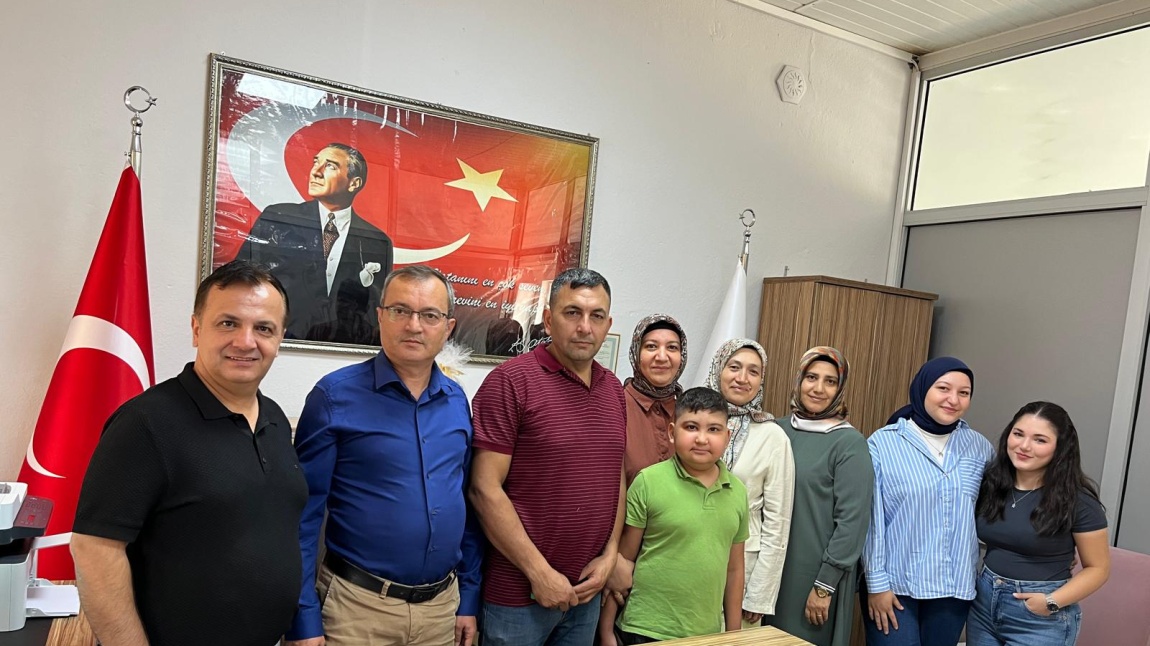 2025 YILI ÜNİVERSİTEYİ KAZANAN ÖĞRENCİLERİMİZ